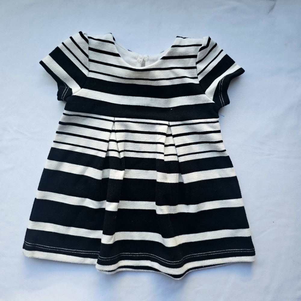 3/$16 baby dress 3months bundle